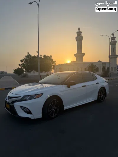 Toyota Camry SE 4