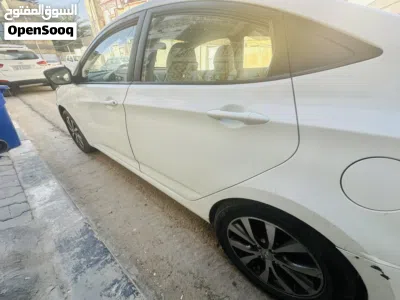 Hyundai Accent SEL 3