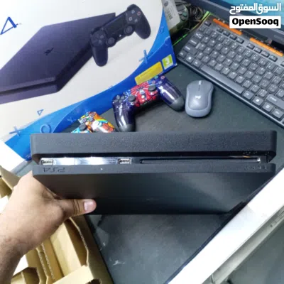 بليستيشن 4 slim 500GB وكاله مع كامل اغراضو التواصل فقط واتساب 3