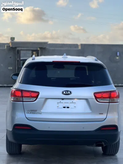 Kia Sorento EX 4