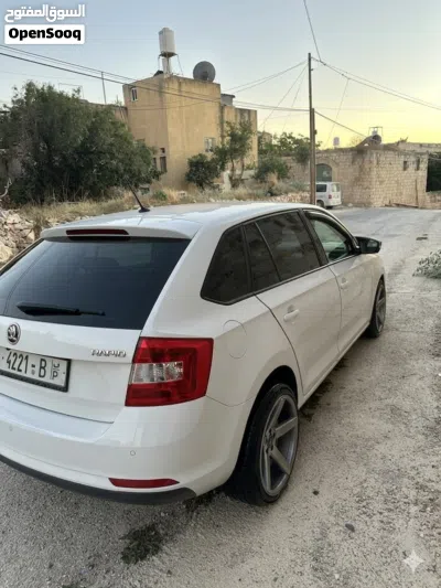 سكودا رابيد Standard 3