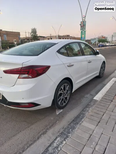 Hyundai Elantra GL 2