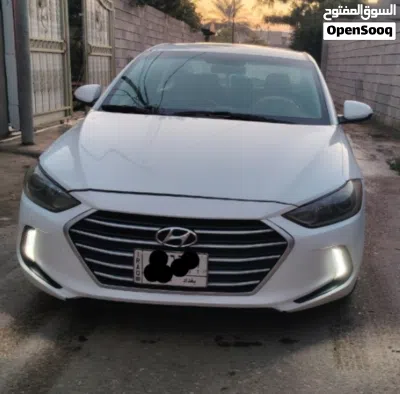 Hyundai Elantra SE 2