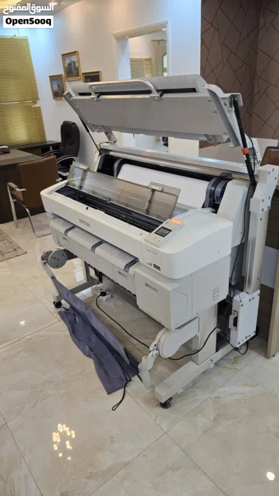 للبيع فقط طابعة Epson SureColor SC-T5200 2