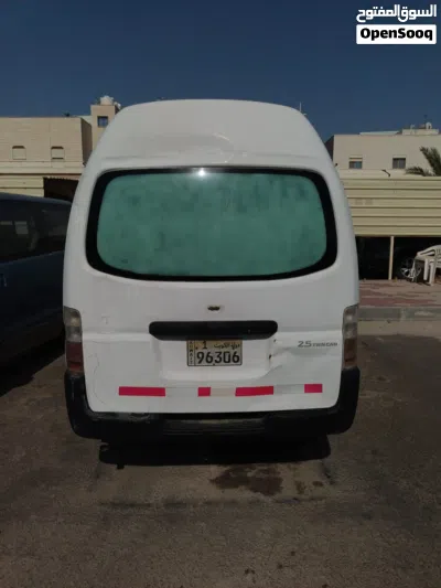 Nissan Urvan 3
