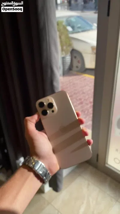 Apple iPhone 16pro max 4