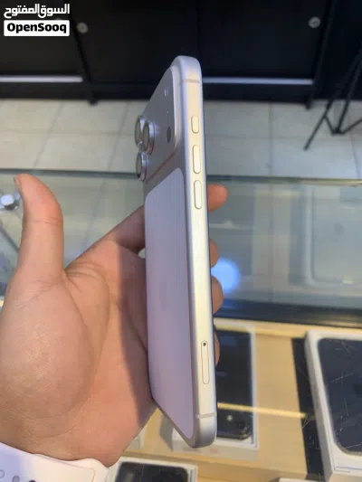 17pro max جديد بس 5 شحنات 256جيجا 100بطاريه اللون السلفر العنوان الجاردنز دوار الواحه 2