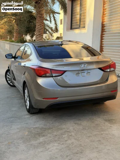 Hyundai Elantra SE 2