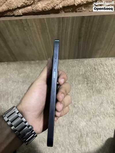 ايفون 15 pro max Esim استعمال نضيف الجهاز ليه عندي من شهر 2 4