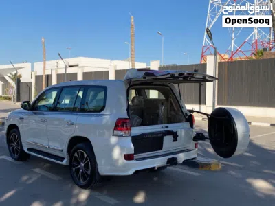 Toyota Land Cruiser VXR 3