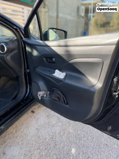 Nissan Versa SR 3