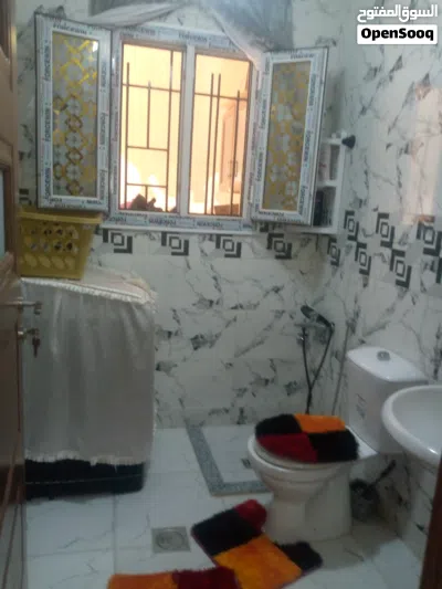 شقة ارضية تشطيب جديد بالنت اجار يومي ب100 بطريق المطار شارع الخلاطات 3
