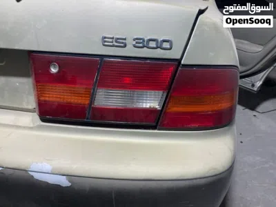للبيع اغراض لكزس es300 3