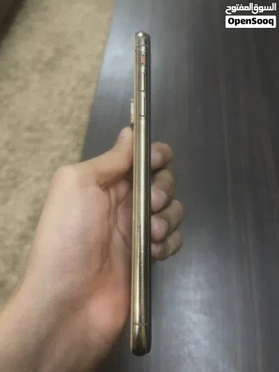 ايفون xs max 4