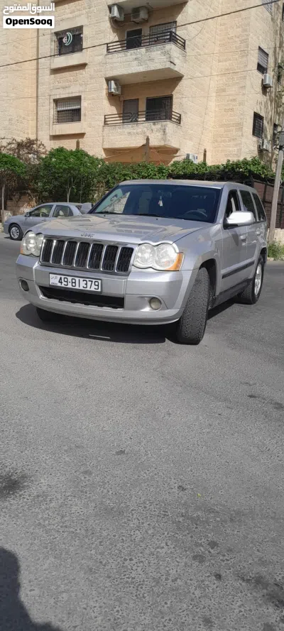 Jeep Grand Cherokee Laredo 2