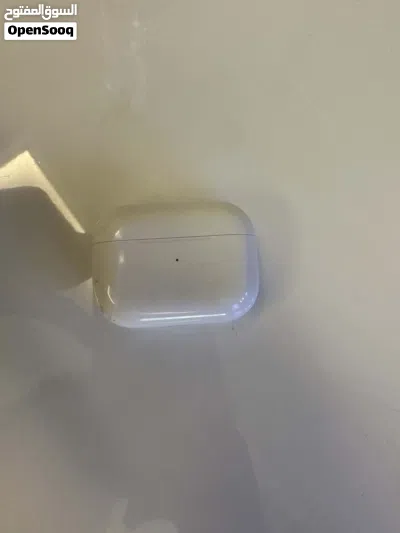 سماعات AirPods Pro (الجيل الأول) 3