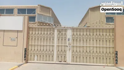 للبيع ارض صناعيه الحنو الصجعه تملك عرب واجانب 99 سنه 50 الف قدم 8 شبرات ومحلين و54 سكن عمال 3