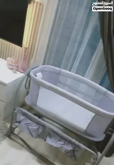 سرير طفل كهربائي هزاز 2
