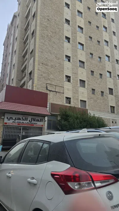 مطلوب اشخاص لمشاركة سكن مقابل جمعية الفروانية والمخفر خلف مجمع مغتير 3