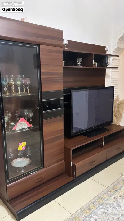 مكتبه استعمال نظيف جداً يوجد بها ضوء من داخل المرش سعرها قابل للنقاش 2