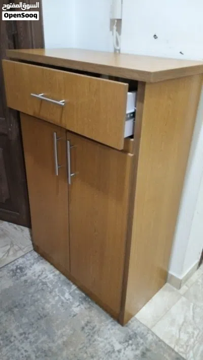 خرانة احذية بحالة ممتازة للبيع 2