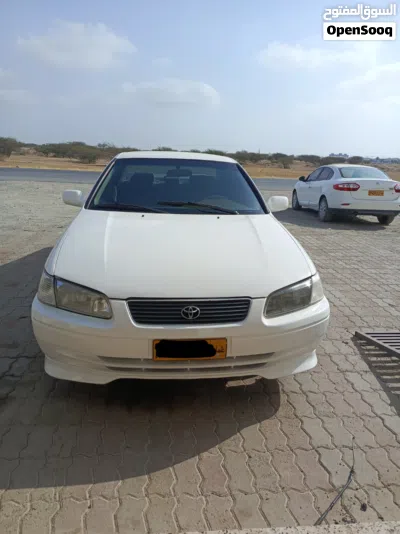 Toyota Camry LE 4