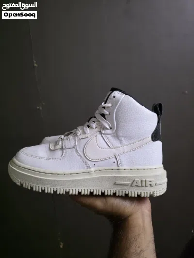 حذاء Nike Air Force 1 الاصلي مستعمل استعمال خفيف مميز لون ابيض للبيع 3