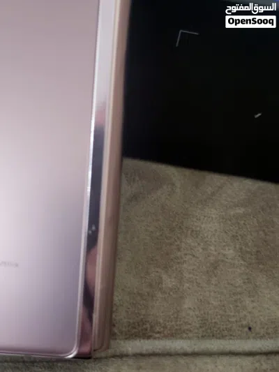 شاشه داخليه وشاشه خارجيه الرجاء قراءه الاعلان Samsung Z Fold 2 2