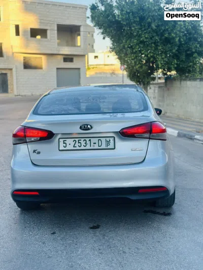 كيا K3 Standard 4