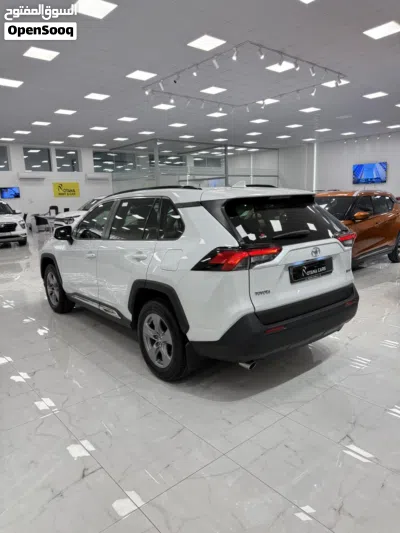 Toyota RAV 4 Standard 3