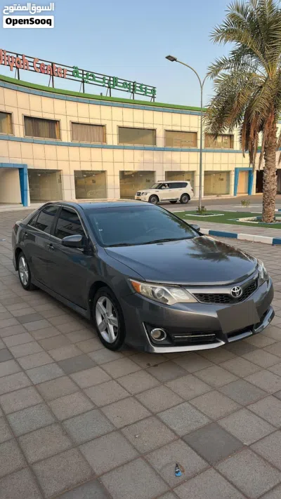 Toyota Camry LE 2