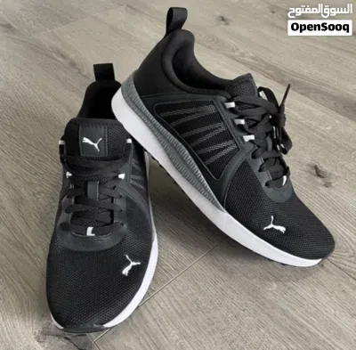 حذاء رياضي غير مستعمل مقاس 42-43 2