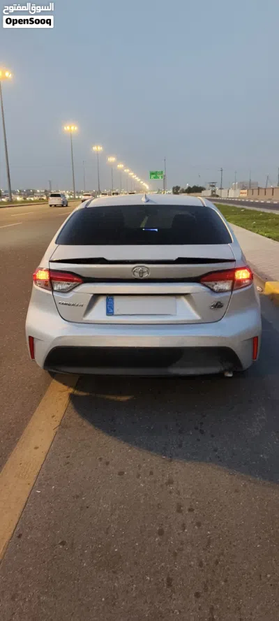 Toyota Corolla LE 4