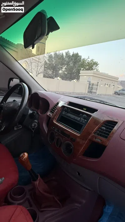 تويوتا هيلوكس SR5 2
