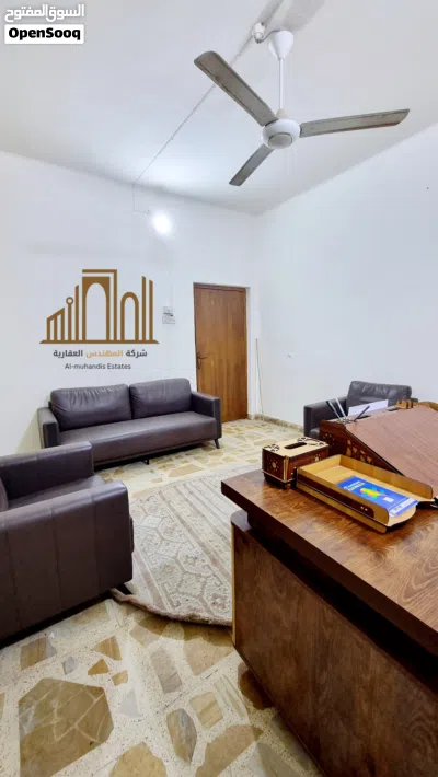 دار تجارية على شارع رئيسي للإيجار في المعقل 2