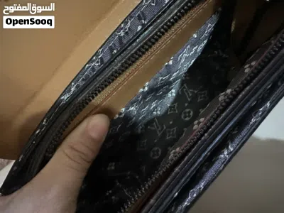 شنته LV شبه جديد 4