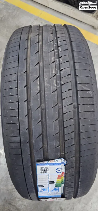 اطارات يوكوهاما جديده مستخدمه يوم واحد فقط مقاس 245/45/R19 2