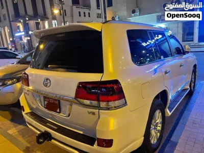Toyota Land Cruiser GXR 4