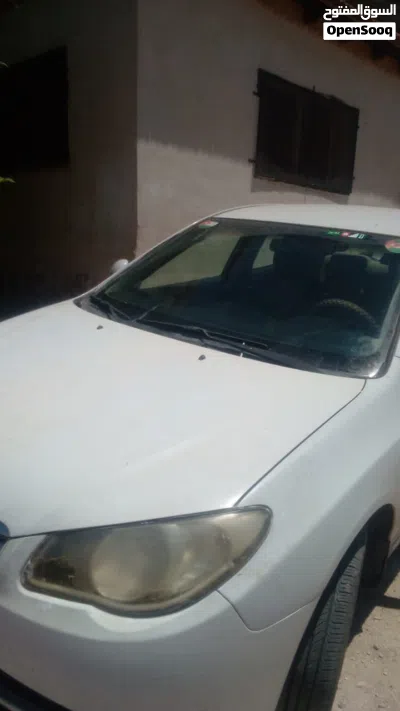 Hyundai Elantra SE 2