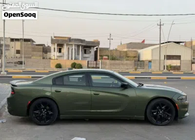 Dodge Charger SXT 4