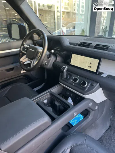 Land Rover Defender 110 3