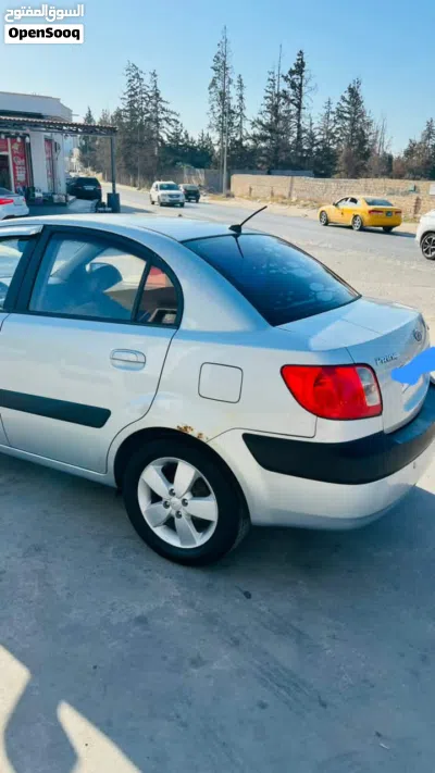 كيا ريو Standard 3