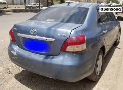 Toyota Yaris E 4