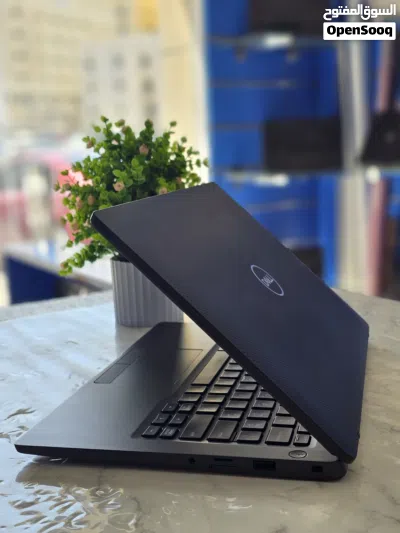 Dell Latitude 7400 Core i7 Processor 8th Generation Intel UHD Graphics 620 Touchscreen 14 Inch size 3