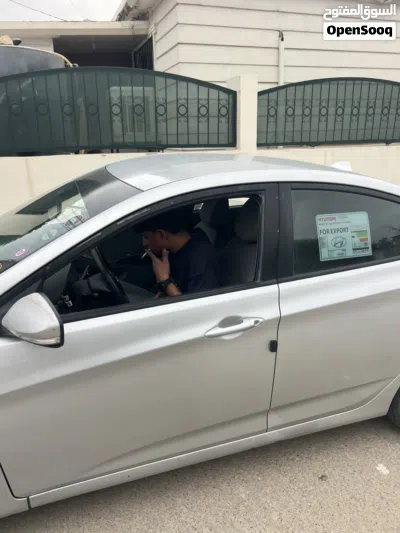 هیۆندای ئاکسێنت Standard 4