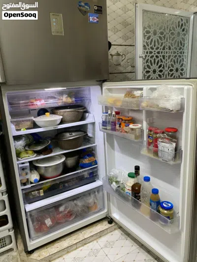 Samsung fridge with twin cooling technology. Size: 750 litres. Expat leaving Oman, 3