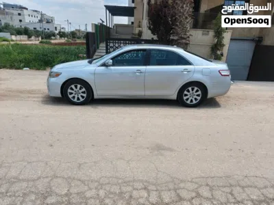Toyota Camry SE 2