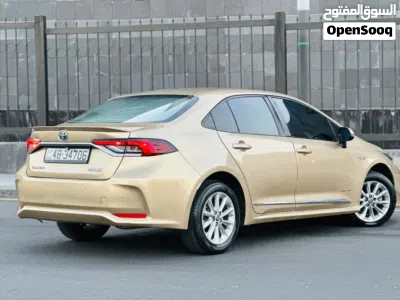 Toyota Corolla LE 3