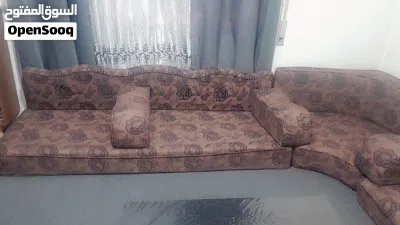 طقم فرش عربي بحاله ممتازة للبيع 3