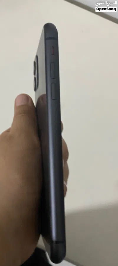 آيفون 11 حاله ممتازه جدا 3